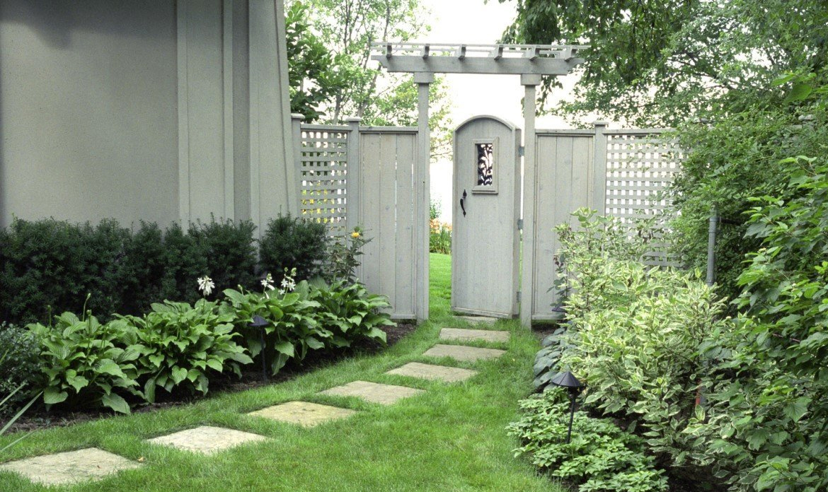 ROOF VENTILATION THE ENCLOSED SPACE & SURROUNDS